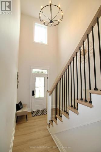 694 17Th Street Crescent, Hanover, ON - Indoor Photo Showing Other Room