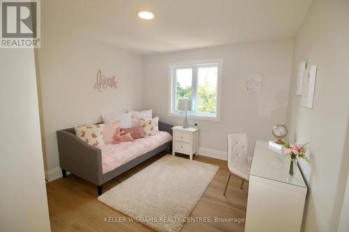 694 17Th Street Crescent, Hanover, ON - Indoor Photo Showing Bedroom