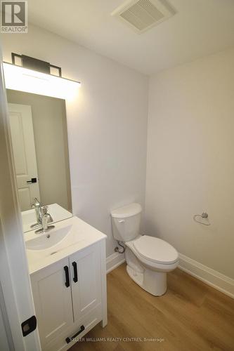 694 17Th Street Crescent, Hanover, ON - Indoor Photo Showing Bathroom