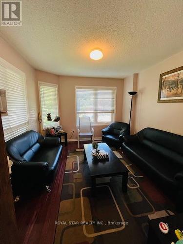 2439 Bankside Drive W, Mississauga, ON - Indoor Photo Showing Living Room