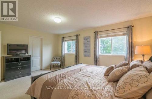 2439 Bankside Drive W, Mississauga, ON - Indoor Photo Showing Bedroom