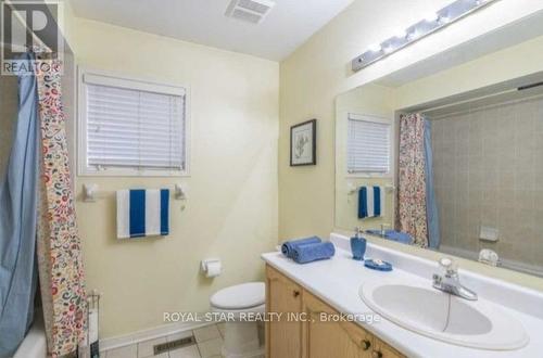 2439 Bankside Drive W, Mississauga, ON - Indoor Photo Showing Bathroom