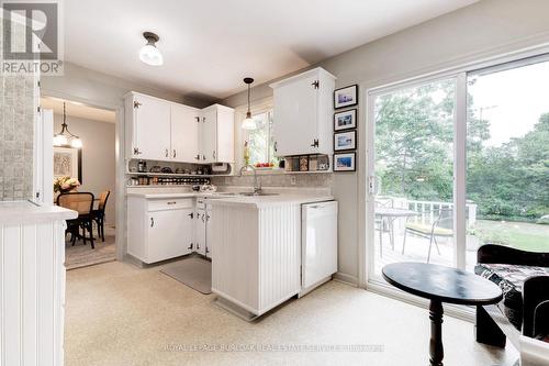 124 Ulster Drive, Oakville, ON - Indoor Photo Showing Kitchen