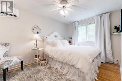 124 Ulster Drive, Oakville, ON - Indoor Photo Showing Bedroom