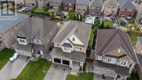 37 Ridge Gate Crescent, East Gwillimbury (Mt Albert), ON 