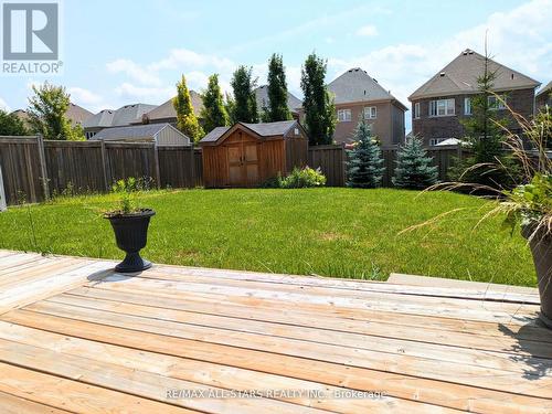 37 Ridge Gate Crescent, East Gwillimbury (Mt Albert), ON 