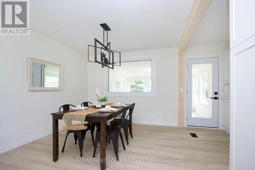 689 Cedarvale Crescent, Smith-Ennismore-Lakefield, ON - Indoor Photo Showing Dining Room