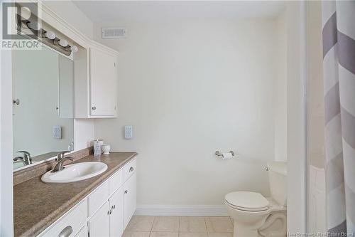 11 Deerwood Drive, Fredericton, NB - Indoor Photo Showing Bathroom