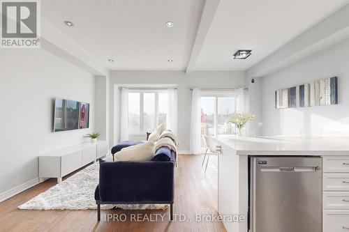 7447 Saint Barbara Boulevard, Mississauga, ON - Indoor