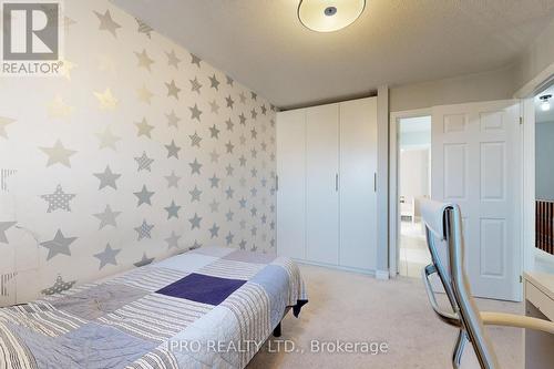 7447 Saint Barbara Boulevard, Mississauga, ON - Indoor Photo Showing Bedroom