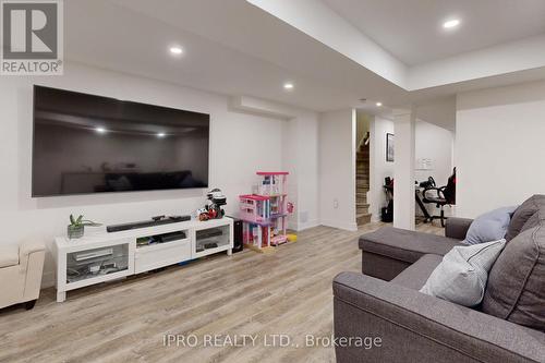 7447 Saint Barbara Boulevard, Mississauga (Meadowvale Village), ON - Indoor Photo Showing Living Room