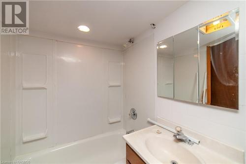 138268 Grey Road 112, Meaford (Municipality), ON - Indoor Photo Showing Bathroom