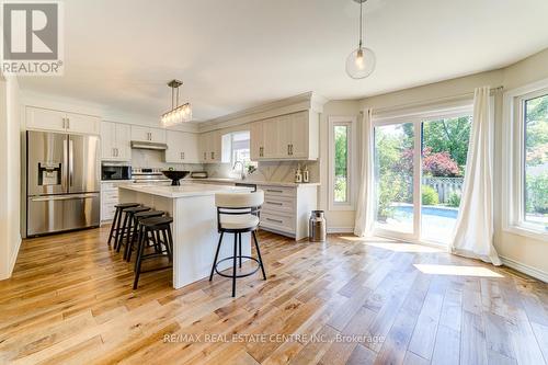 48 River Oaks Boulevard E, Oakville, ON - Indoor Photo Showing Kitchen