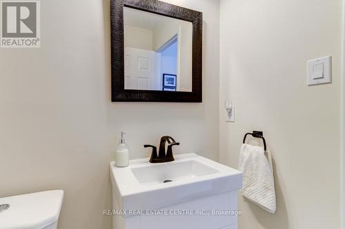 48 River Oaks Boulevard E, Oakville, ON - Indoor Photo Showing Bathroom