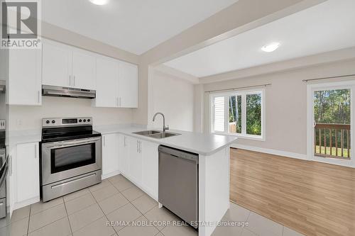 285 Atkinson Street, Clearview (Stayner), ON - Indoor Photo Showing Kitchen With Stainless Steel Kitchen With Double Sink