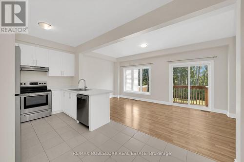 285 Atkinson Street, Clearview (Stayner), ON - Indoor Photo Showing Kitchen