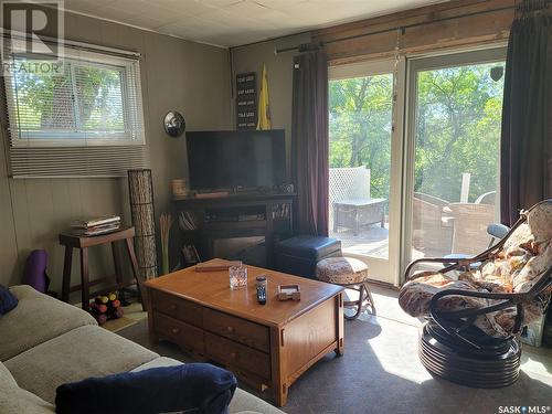 515 Water Street, Saskatchewan Beach, SK - Indoor Photo Showing Living Room