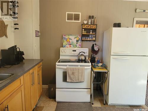 515 Water Street, Saskatchewan Beach, SK - Indoor Photo Showing Laundry Room