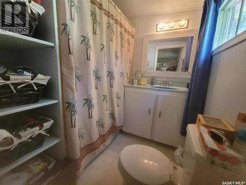 515 Water Street, Saskatchewan Beach, SK - Indoor Photo Showing Bathroom