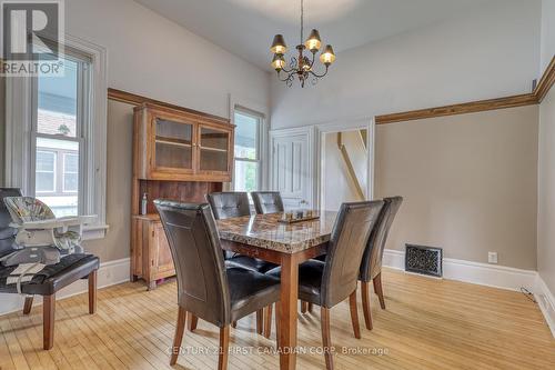 54 Regent Street, St. Thomas, ON - Indoor Photo Showing Dining Room