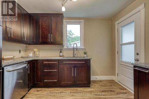 54 Regent Street, St. Thomas, ON - Indoor Photo Showing Kitchen