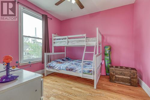 54 Regent Street, St. Thomas, ON - Indoor Photo Showing Bedroom