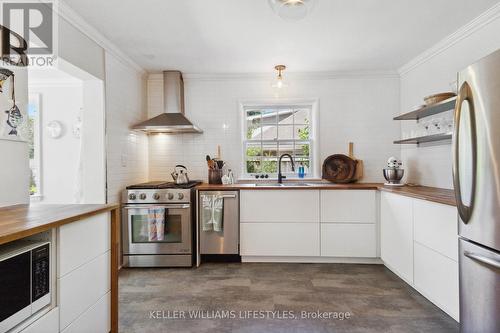 77 Broadway Avenue, London, ON - Indoor Photo Showing Kitchen With Stainless Steel Kitchen With Upgraded Kitchen