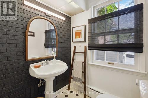 77 Broadway Avenue, London, ON - Indoor Photo Showing Bathroom