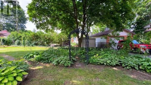 1204 Justamere Road, London, ON - Outdoor