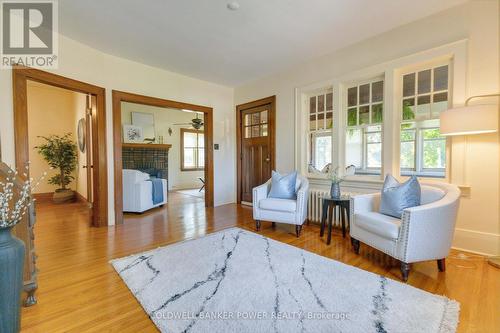 1204 Justamere Road, London, ON - Indoor Photo Showing Living Room