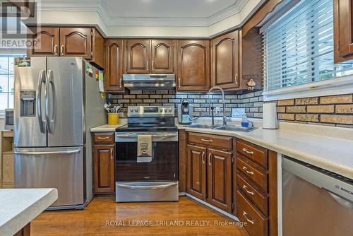 30 Caldwell Street, St. Thomas, ON - Indoor Photo Showing Kitchen With Double Sink