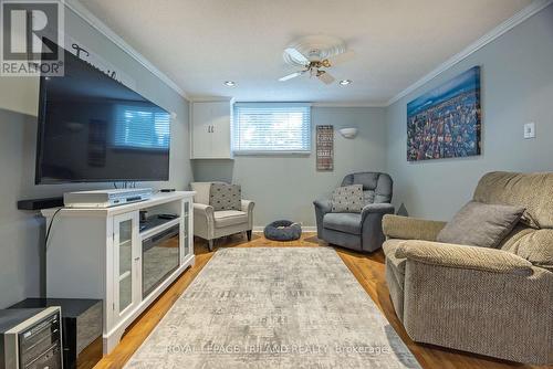 30 Caldwell Street, St. Thomas, ON - Indoor Photo Showing Living Room