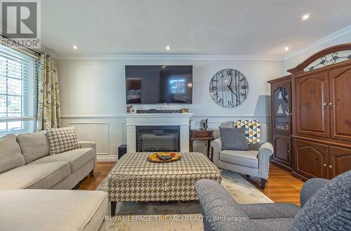 30 Caldwell Street, St. Thomas, ON - Indoor Photo Showing Living Room With Fireplace