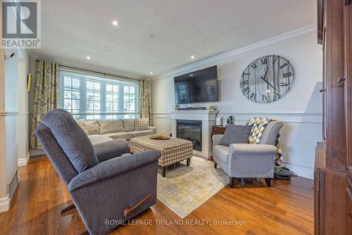 30 Caldwell Street, St. Thomas, ON - Indoor Photo Showing Living Room With Fireplace