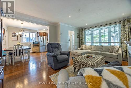 30 Caldwell Street, St. Thomas, ON - Indoor Photo Showing Living Room