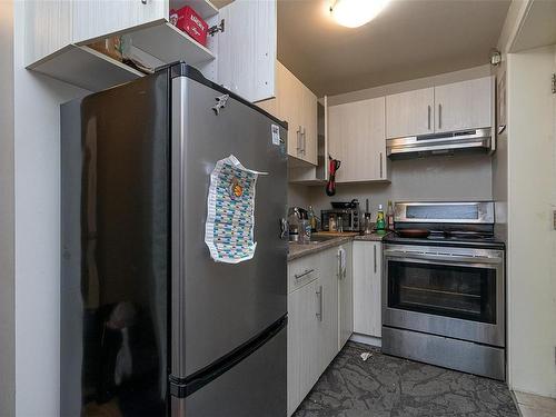 610 Manchester Rd, Victoria, BC - Indoor Photo Showing Kitchen