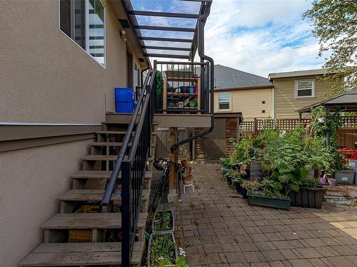 610 Manchester Rd, Victoria, BC - Outdoor