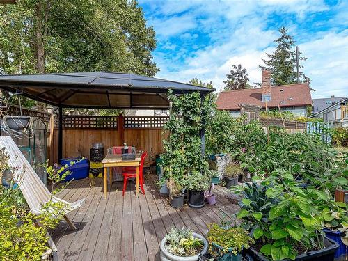 610 Manchester Rd, Victoria, BC - Outdoor With Deck Patio Veranda