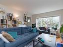 610 Manchester Rd, Victoria, BC  - Indoor Photo Showing Living Room 