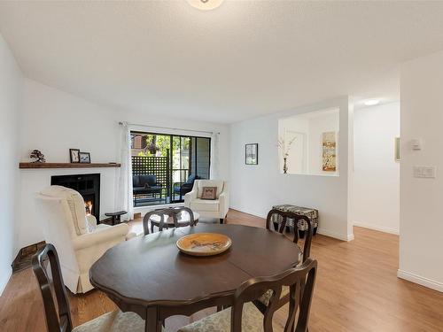 206-420 Parry St, Victoria, BC - Indoor Photo Showing Dining Room