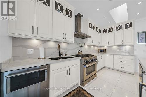 94 Seabreeze Crescent E, Hamilton (Lakeshore), ON - Indoor Photo Showing Kitchen With Double Sink With Upgraded Kitchen