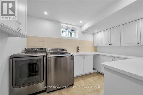 94 Seabreeze Crescent E, Hamilton, ON - Indoor Photo Showing Laundry Room