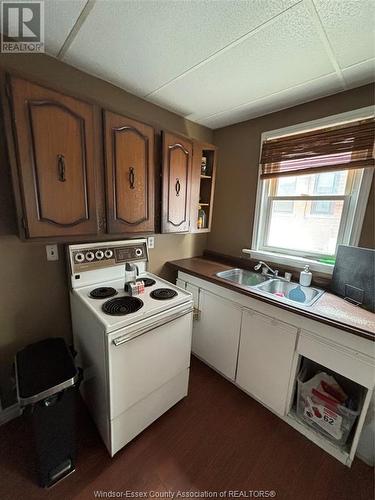 1484 Pelissier, Windsor, ON - Indoor Photo Showing Kitchen With Double Sink