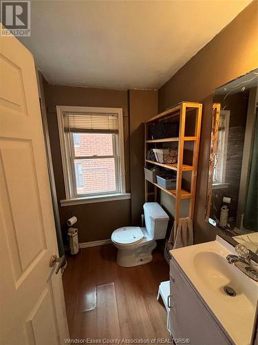 1484 Pelissier, Windsor, ON - Indoor Photo Showing Bathroom