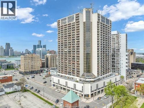 150 Park Unit# 3002, Windsor, ON - Outdoor With Facade