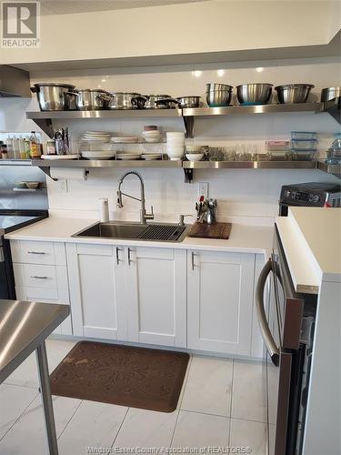 150 Park Unit# 3002, Windsor, ON - Indoor Photo Showing Kitchen With Double Sink