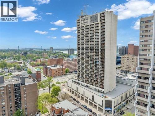 150 Park Unit# 3002, Windsor, ON - Outdoor With Facade