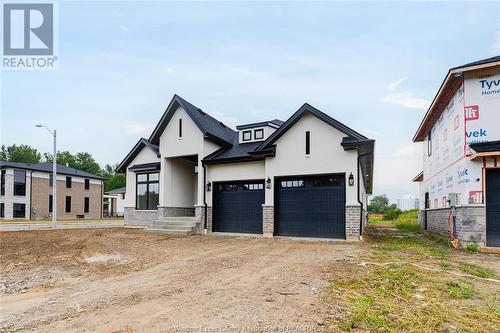 2557 Mayfair Avenue, Lasalle, ON - Outdoor