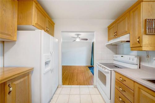 68 Rymal Road E, Hamilton, ON - Indoor Photo Showing Kitchen