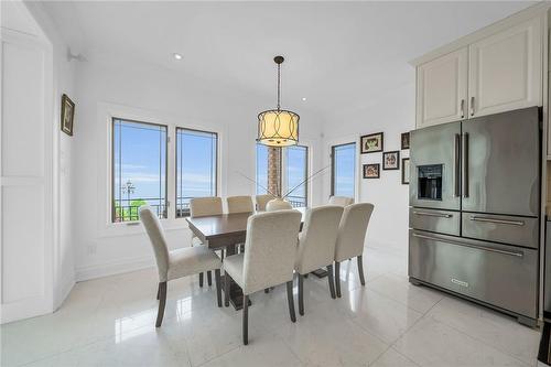 94 Seabreeze Crescent, Hamilton, ON - Indoor Photo Showing Dining Room